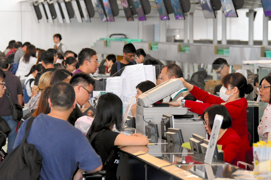 香港国際空港のデモの全便欠航はいつまで?