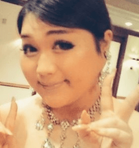 りんごちゃんの性別は男でニューハーフバー
