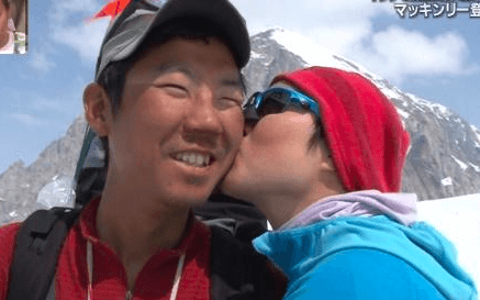イモトアヤコと石崎D(石崎史郎)とのキスシーン【画像】