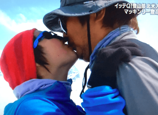 イモトアヤコと石崎D(石崎史郎)とのキスシーン【画像】